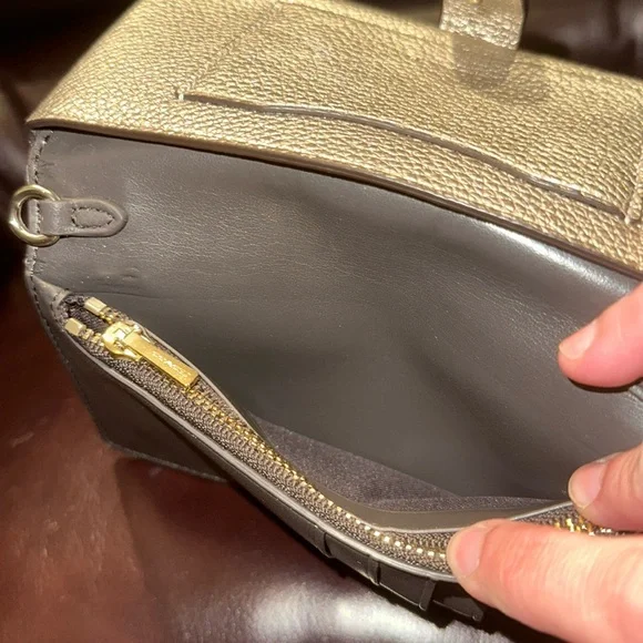 **SOLD** NWOT Coach Gold Leather Slim Snap Bifold Wristlet/Clutch - Picture 13 of 14